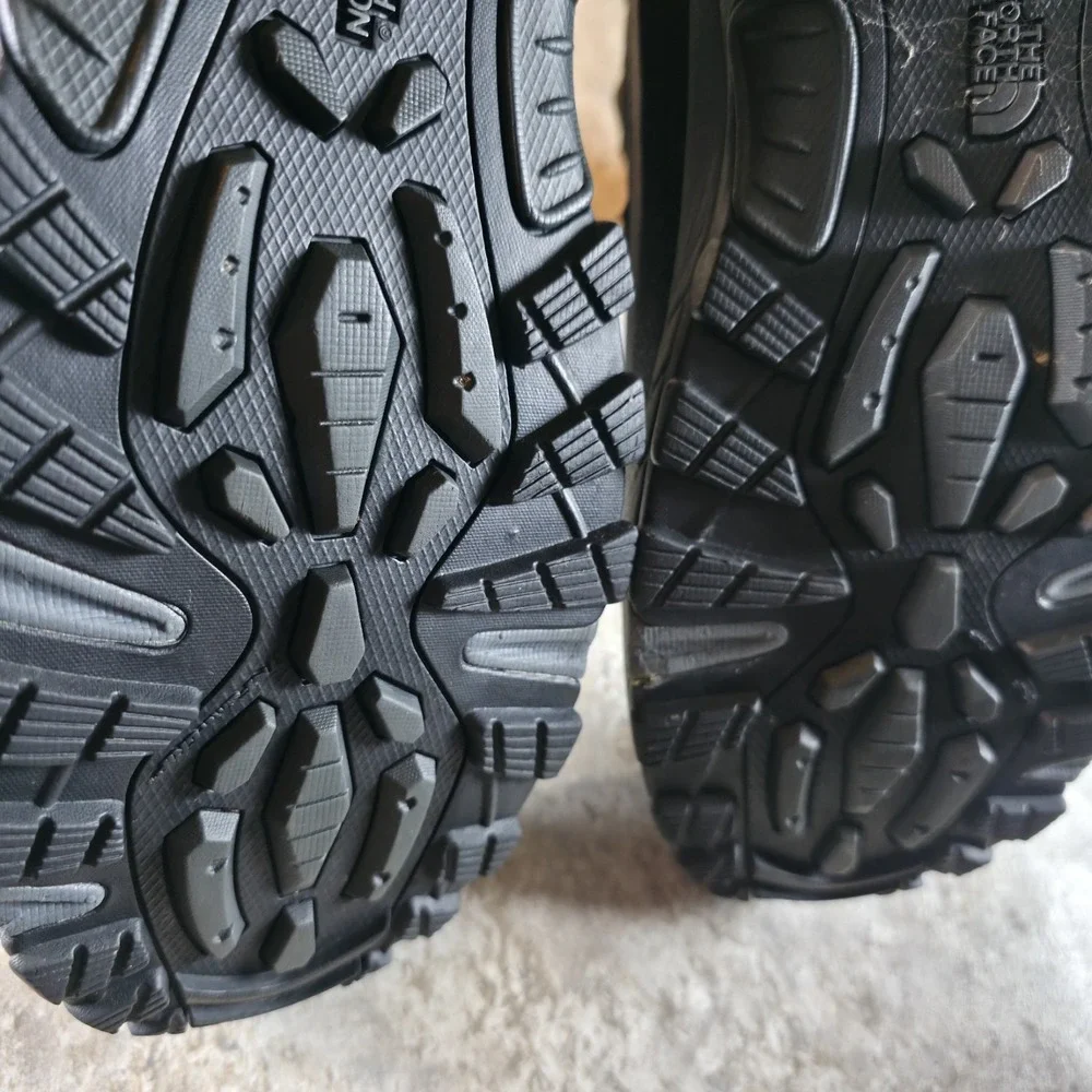 North Face Chilkat HeatSeeker Waterproof Insulated Boots Men's 13 *Barely Worn.